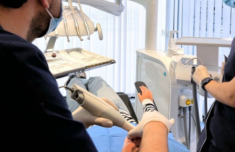 ¿Qué implante dental es mejor para ti?